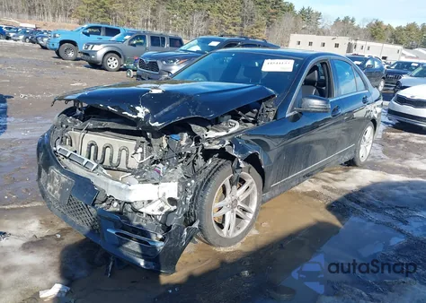 2013 Mercedes-Benz C 300 Luxury 4Matic/Sport 4Matic из США, поврежденный, VIN WDDGF8AB5DR296166